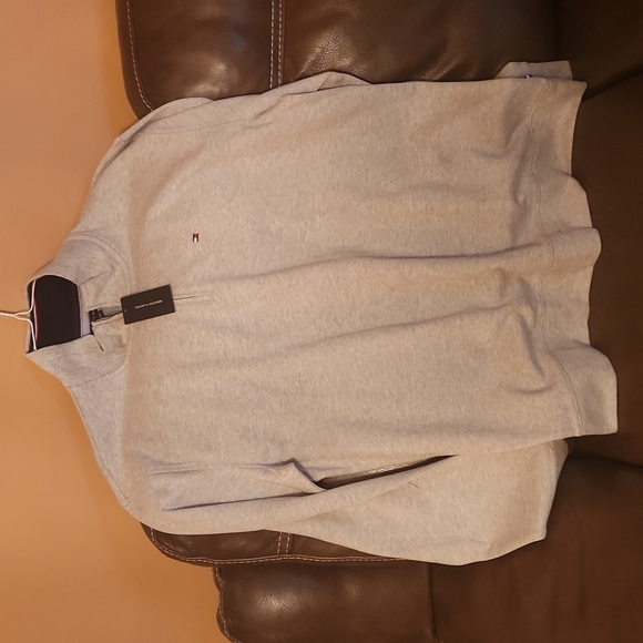 NWT Men's Tommy Hilfiger Half Zip Sweater - Picture 3 of 5